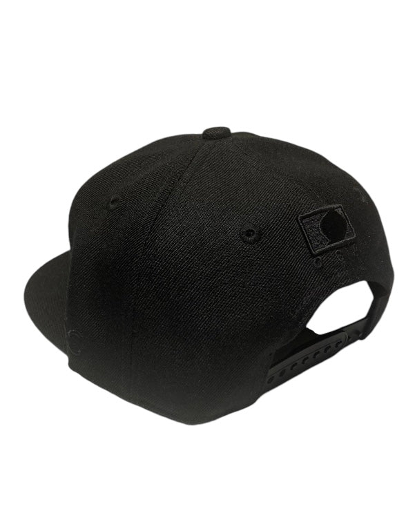BLACK ON BLACK CHI SIGNATURE SNAPBACK